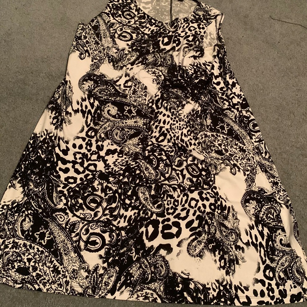 I am selling a black and white dress